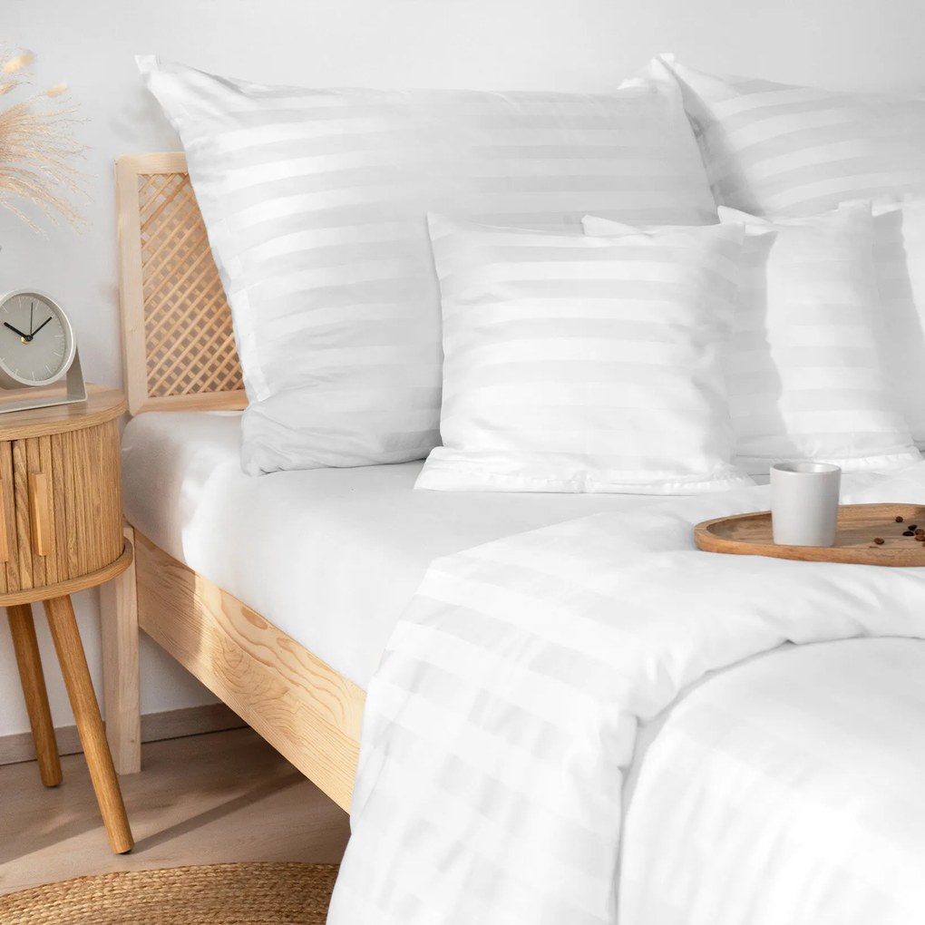 Goldea damaszt ágyneműhuzat - fehér csíkos 220 x 200 és 2db 70 x 90 cm