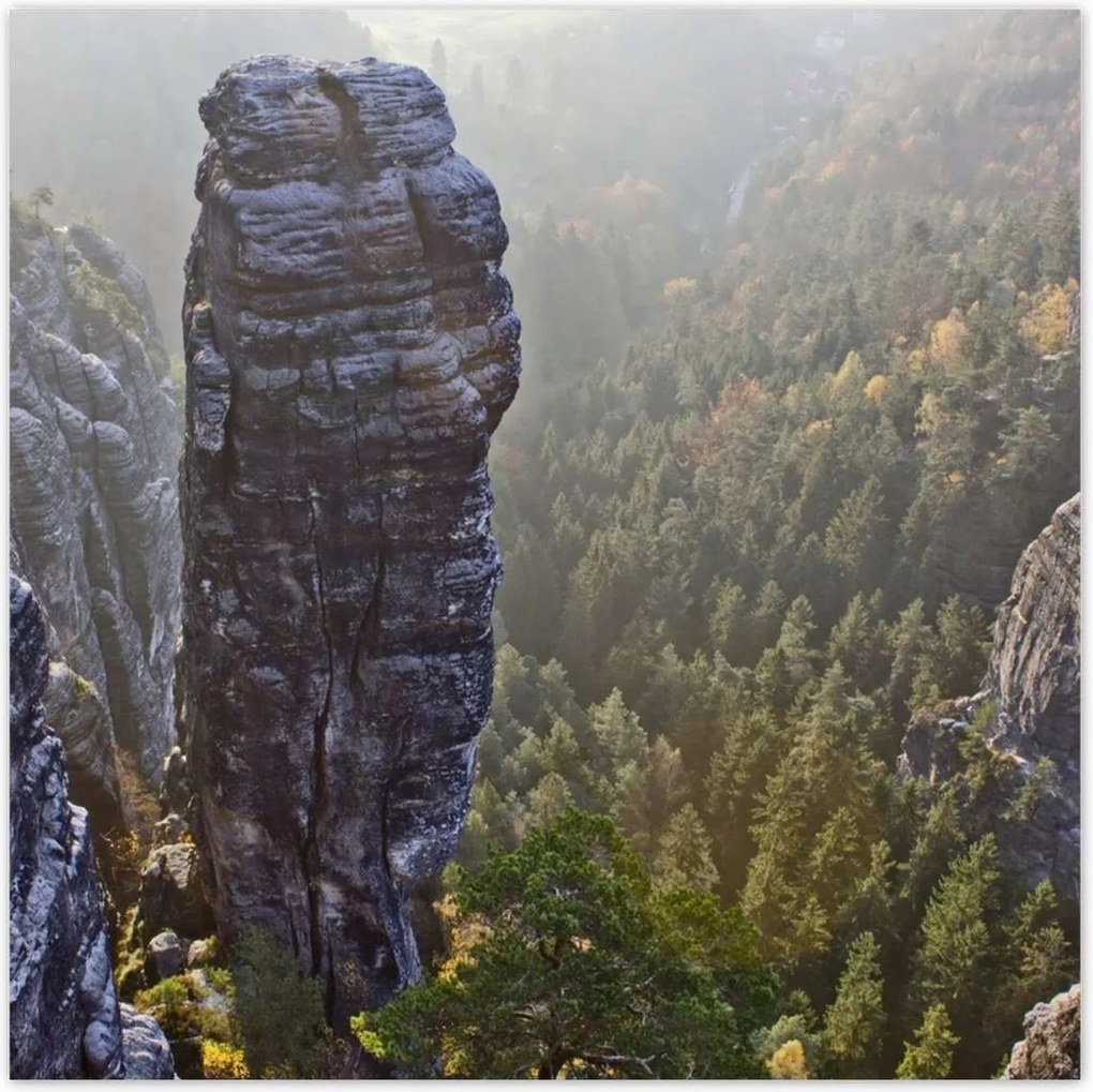 Poszterek 100x100 Magas szikla