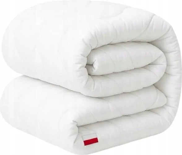 Egész Évben Használható Paplan 160x200 cm Antiallergén Könnyű Meleg Lengyel Gyártás