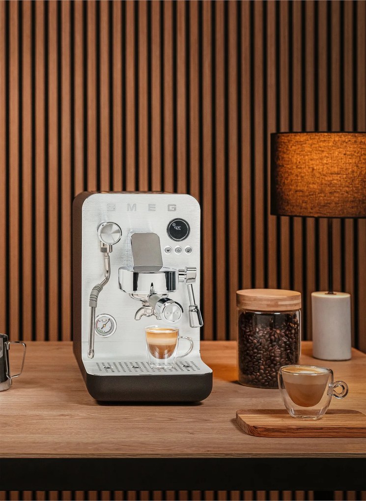 SMEG minikaros kávéfőző EMC02, fekete - Smeg