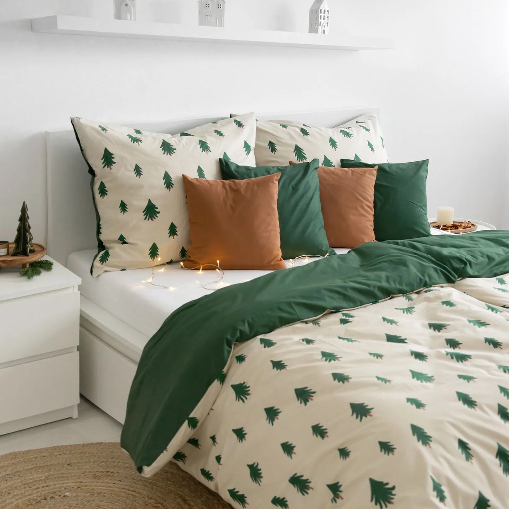 Goldea pamut ágyneműhuzat duo - fenyőfák natúr alapon, sötétzöld hátoldal 140 x 200 és 70 x 90 cm