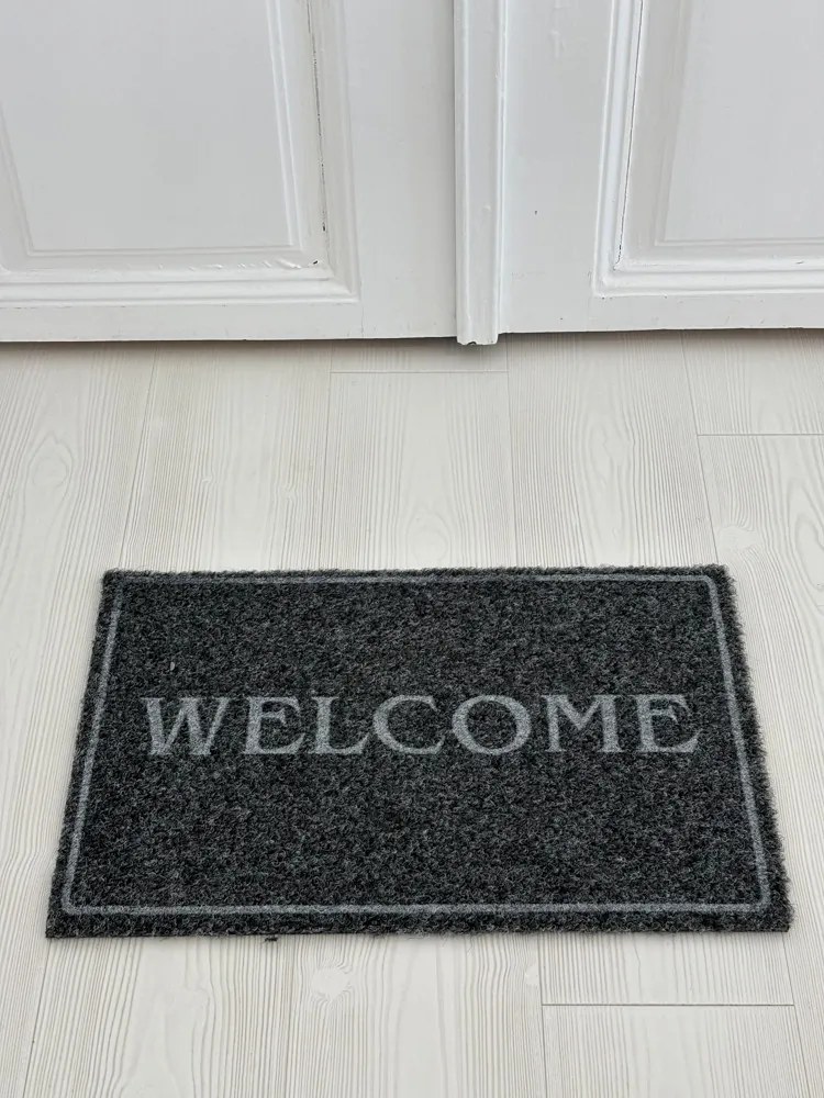 &#039;Welcome&#039; antracit szennyfogó szőnyeg 40x70 cm