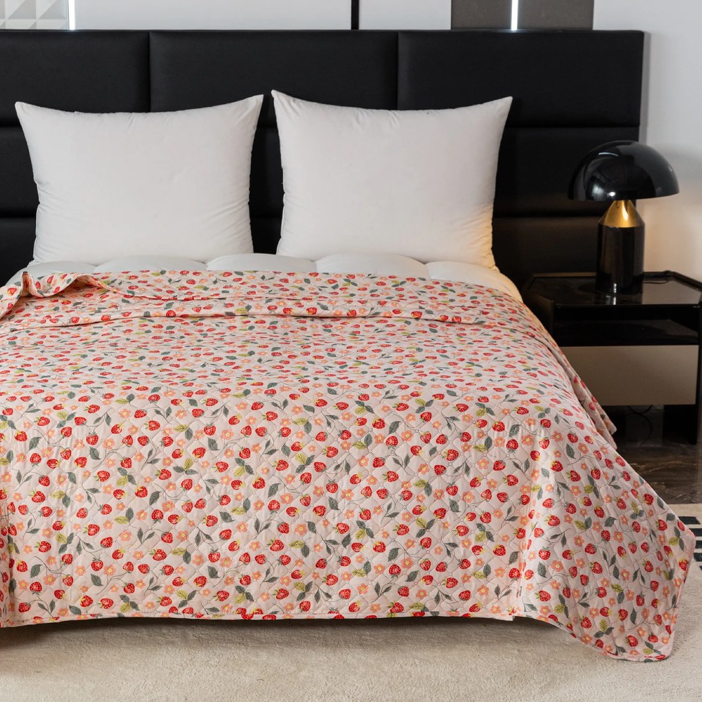 Ágytakaró STRAWBERRY rózsaszín Méret: 220 x 240 cm