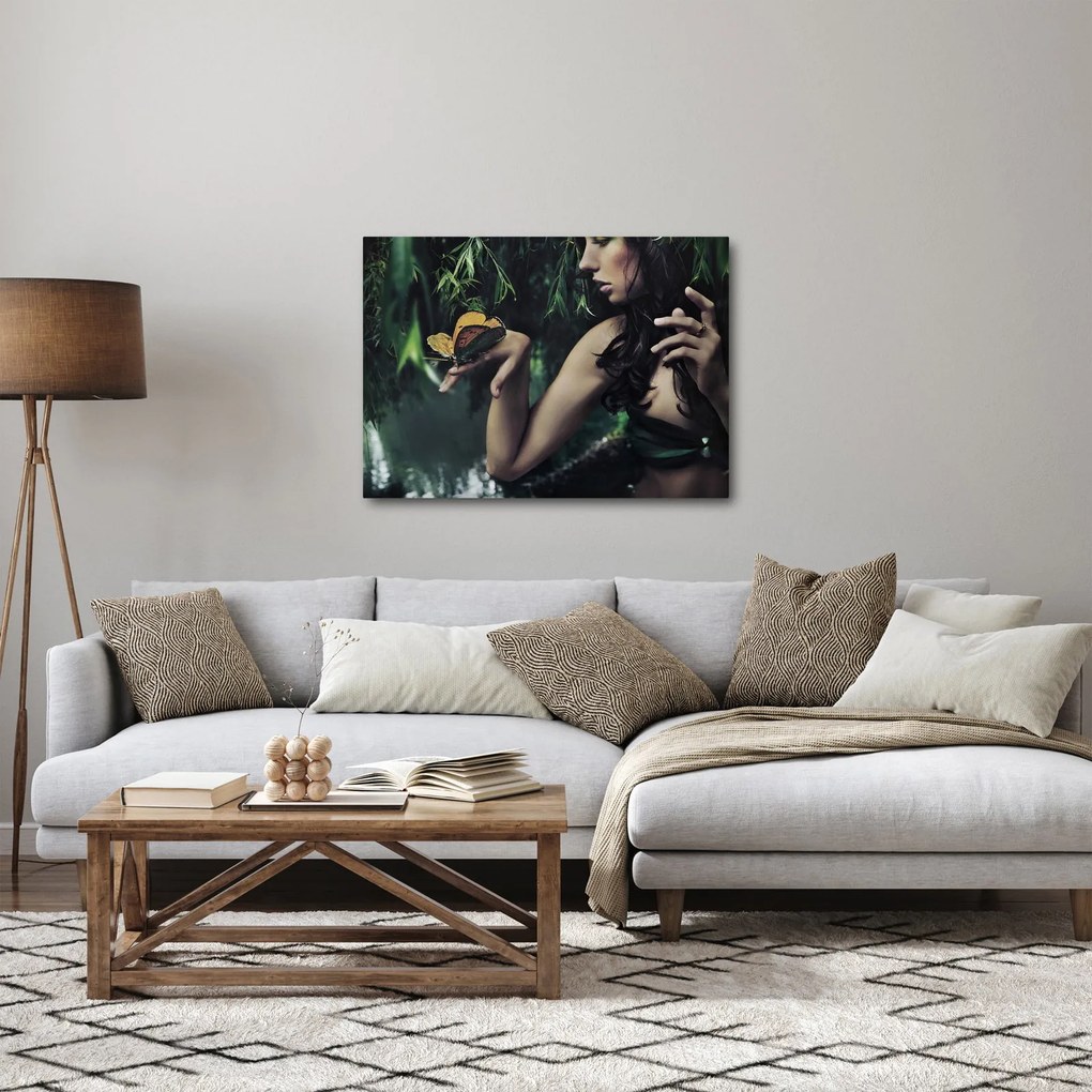 Egy bájos nő képe pillangóval (70x50 cm)