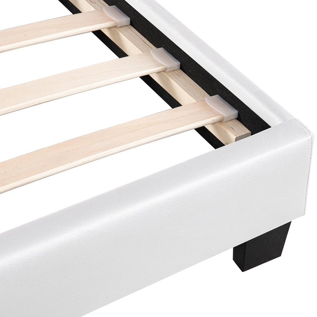 Kárpitozott ágy ,,Barcelona" 140 x 200 cm - fehér