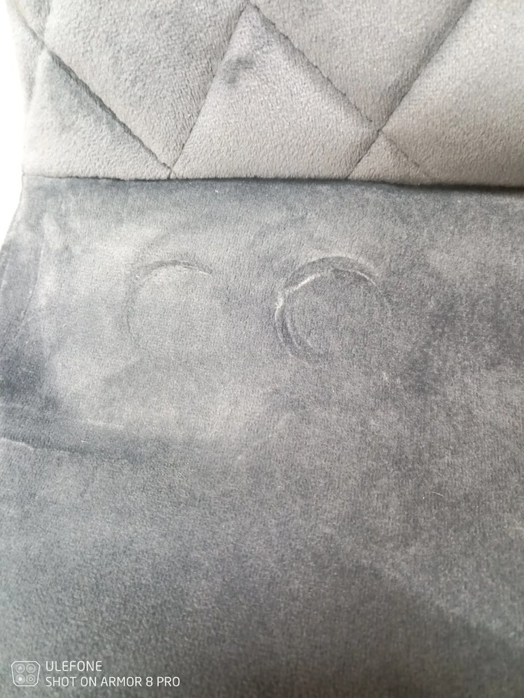 AKCIÓ Szürke IRYS VELVET szék fekete lábakkal, II. osztály