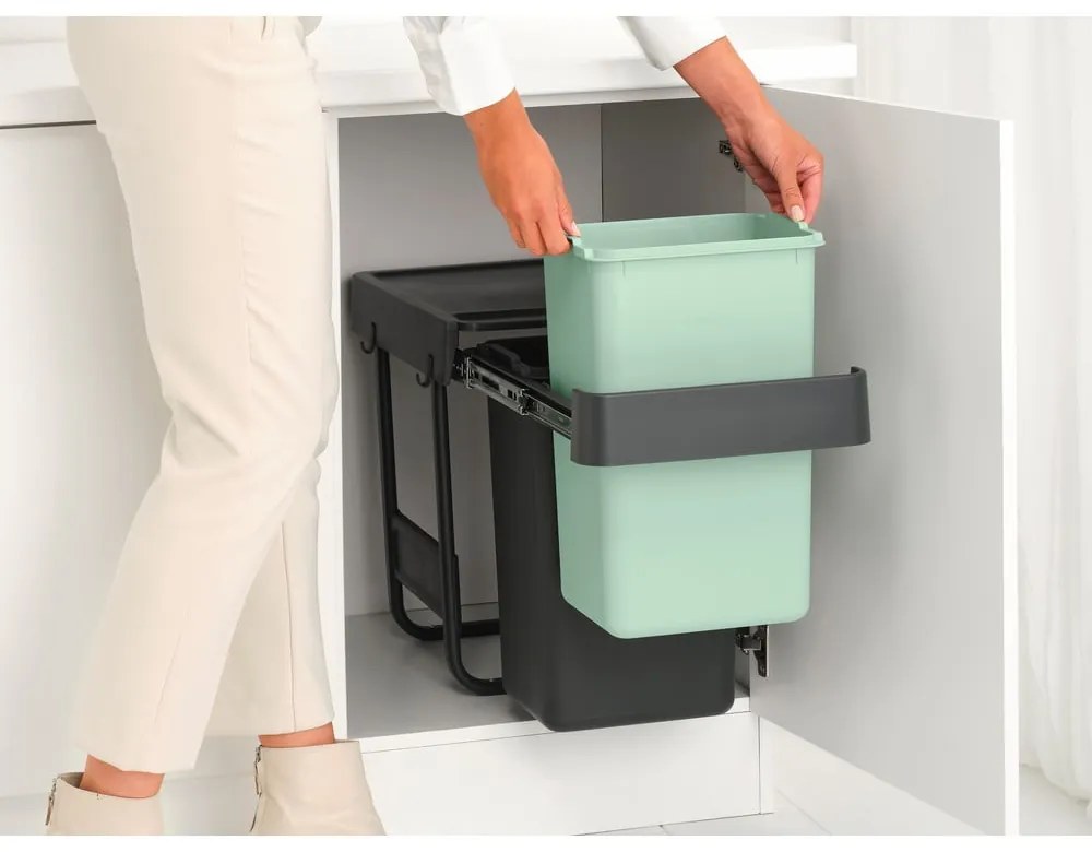 Mentazöld-sötétszürke műanyag szelektív beépíthető szemetes 30 l Sort&Go – Brabantia