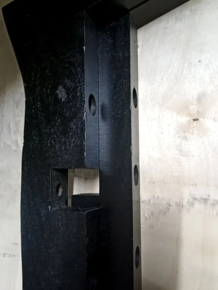 AKCIÓ Világosszürke BALI MARK szék fekete lábakkal II. osztályú