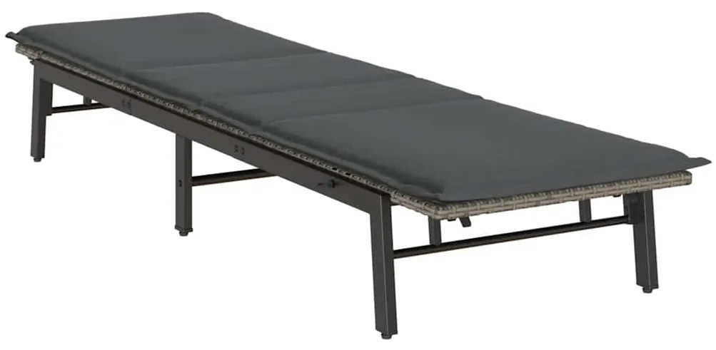 Szürke polyrattan napozóágy párnával