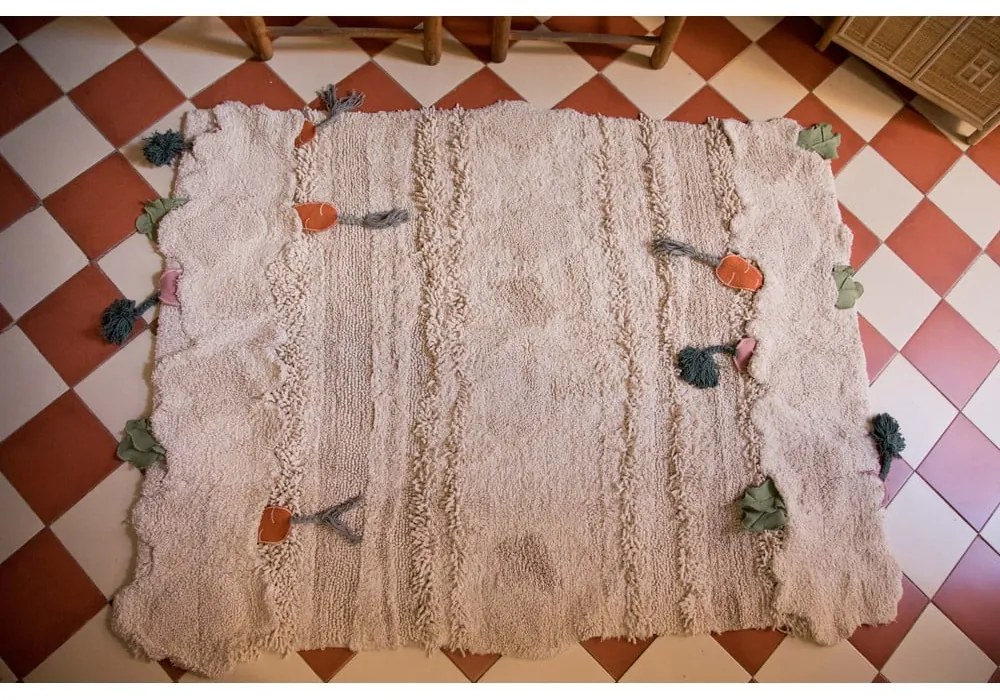 Krémszínű pamut gyerek játszószőnyeg 120x160 cm Veggie Garden – Lorena Canals