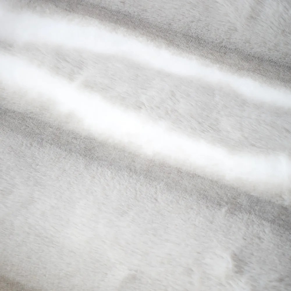 Világosszürke műszőrme takaró 130x170 cm Flint – Catherine Lansfield