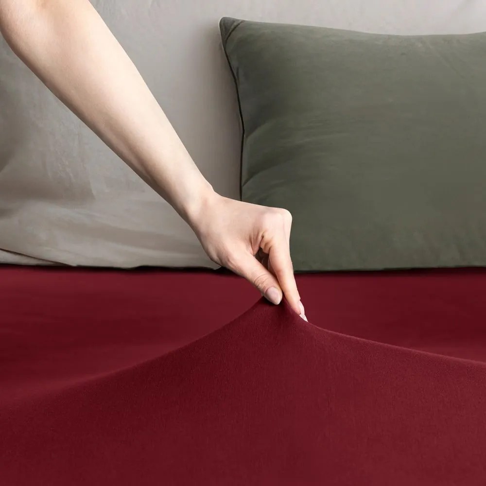 Borvörös gumis jersey lepedő 120x200 cm Amber – Restilo
