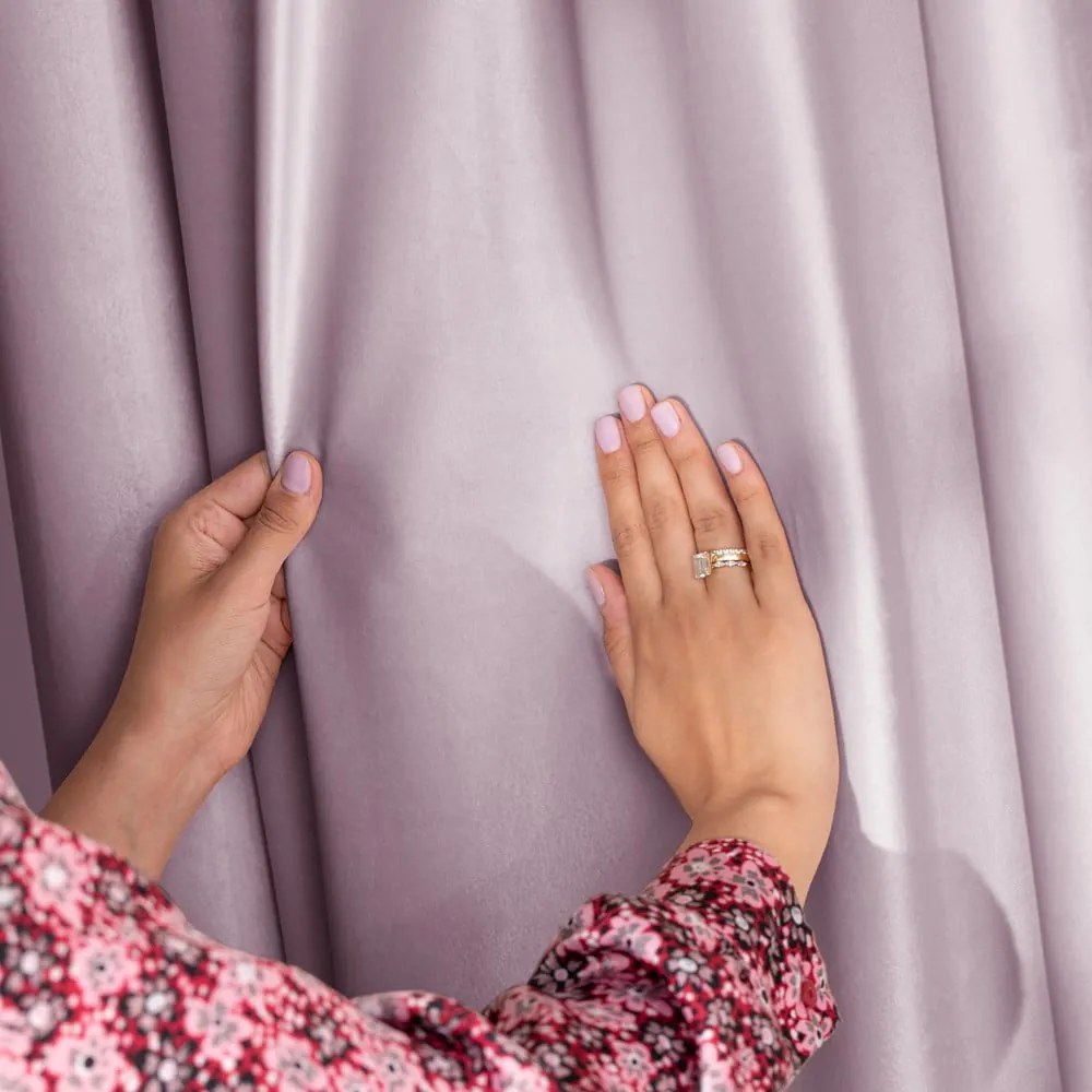 Világos rózsaszín bársony dimout (részleges sötétítő) függöny 140x270 cm Pleat – Restilo