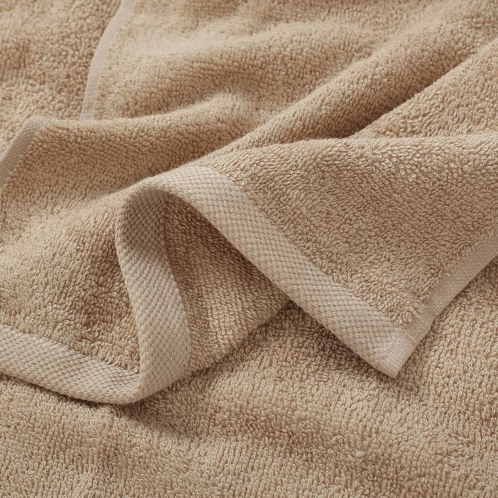 Goldea gyermek frottír törölköző - zsiráf a barna 30 x 50 cm