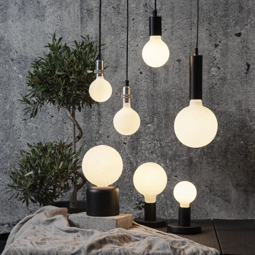 Meleg színű LED szabályozható izzó E27, 5 W – Star Trading