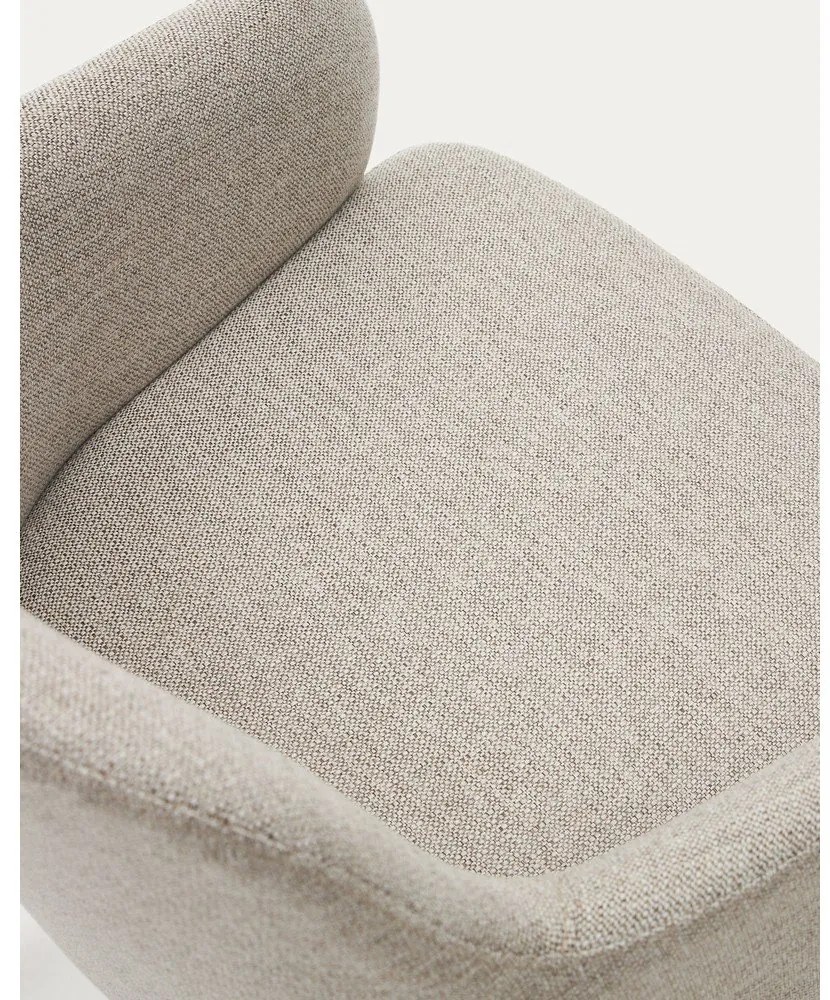 Bézs kárpitozott karfás étkezőfotel Nelida – Kave Home