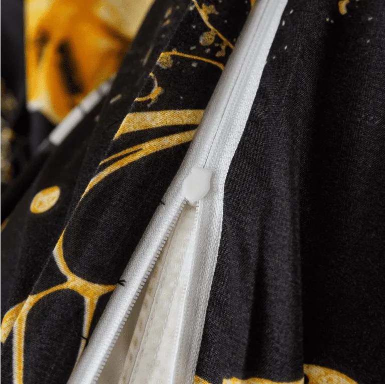 Mikroszálas ágyneműhuzat GOLD BUTTERFLY fekete Ágyneműhuzat mérete: 70 x 90 cm | 140 x 220 cm