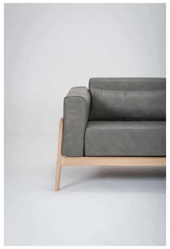 Fawn szürke kanapé bivalybőrből, tömör tölgyfa szerkezettel, 180 cm - Gazzda