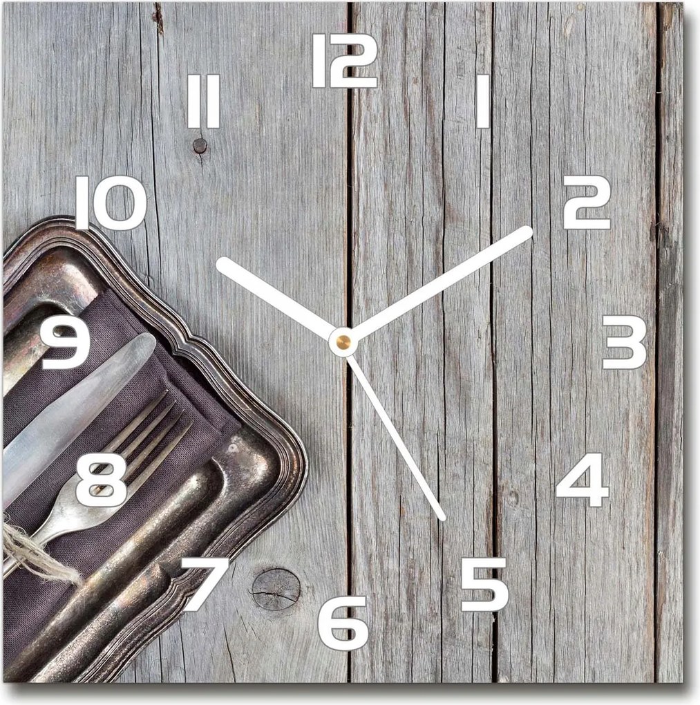 Négyzet alakú üveg falióra Evőeszközök deszkákon 30x30