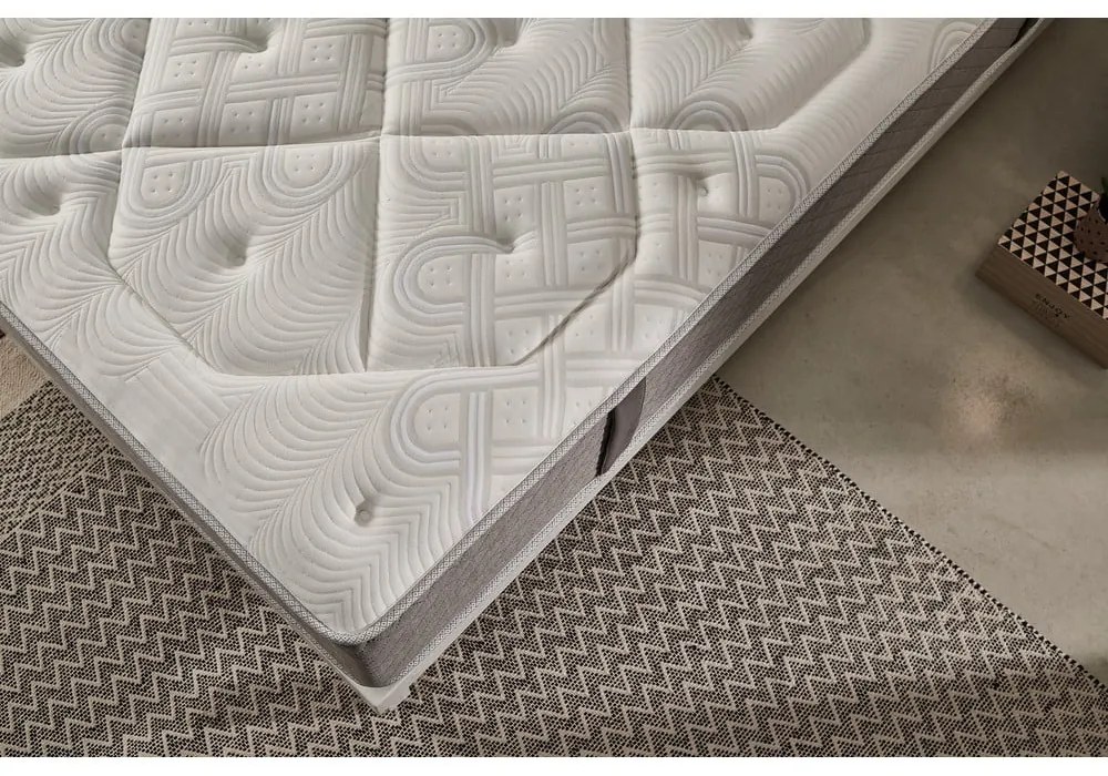 Kemény-közepes keménységű kétoldalas hab matrac 200x200 cm Platinum Classic – Moonia