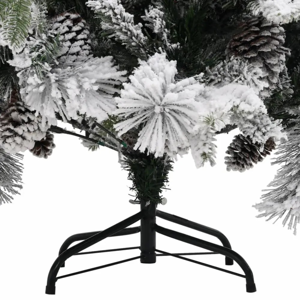 PVC/PE karácsonyfa pelyhes hóval és tobozokkal 195 cm