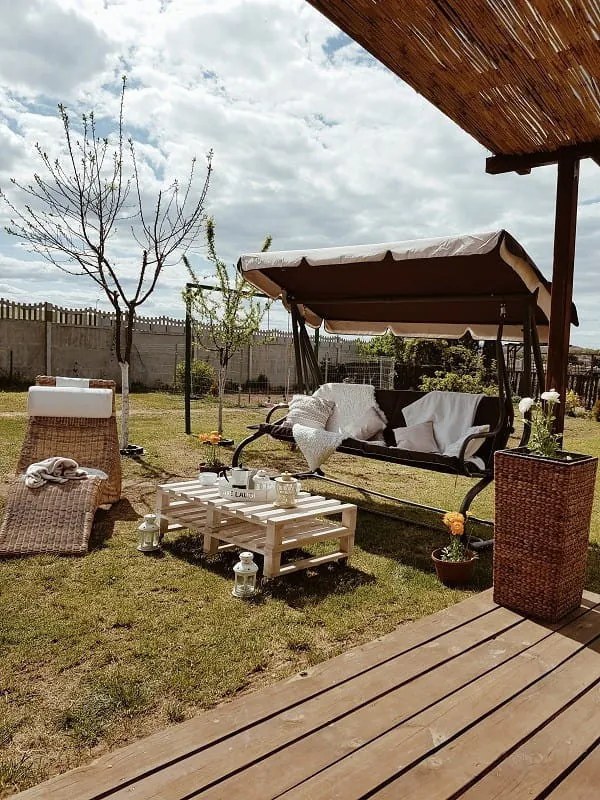 Megi kerti hintaágy barna