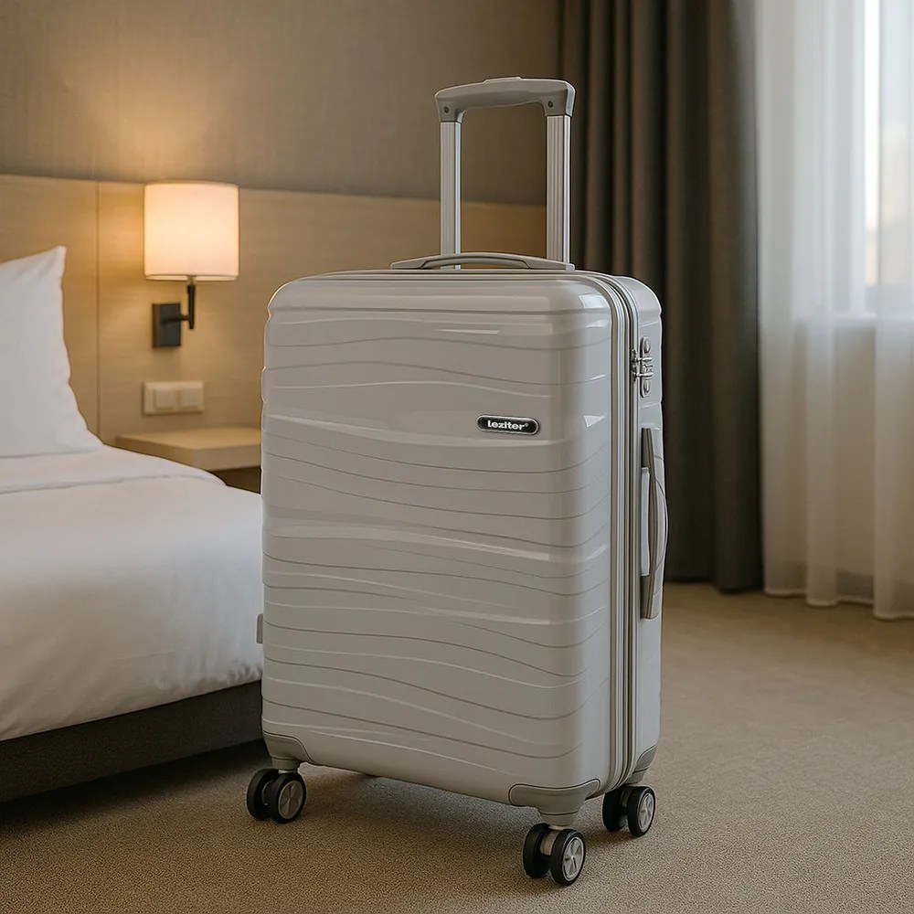 TraveLux Voyager III gurulós bőrönd szett szürke