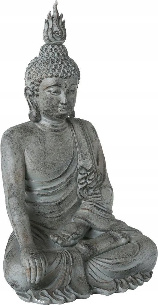 Dekoratív Buddha figura a kertben ülve 106