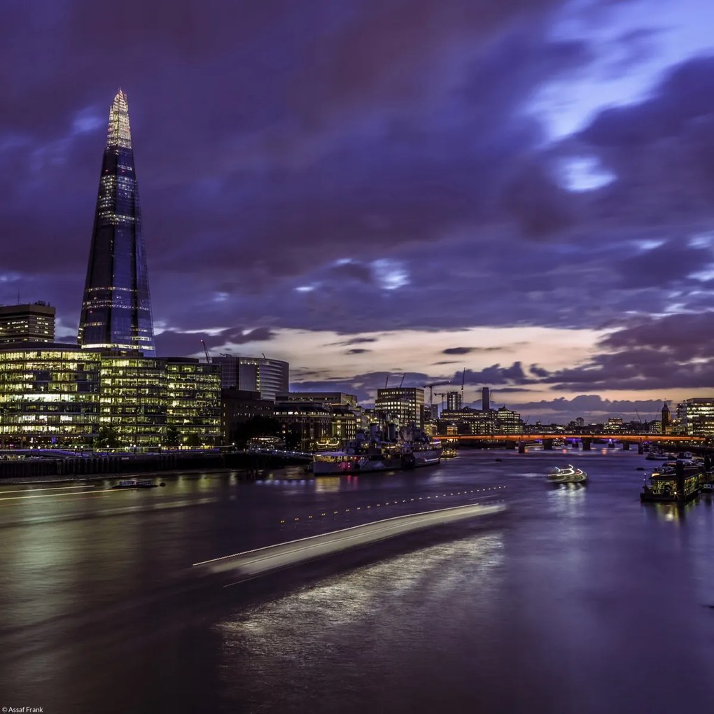Poszter 30x30cm Kilátás a The Shard-ra a Temze folyó alkonyán, Assaf Frank