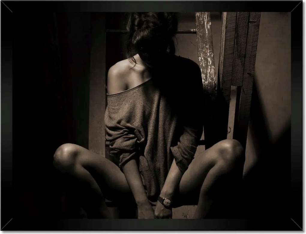 Poszterek keretben 40x30 Szépia lány