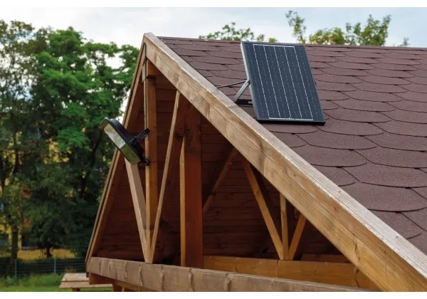 Kanlux 36607 - LED Reflektor napelemes panellel és érzékelővel 15W/15000 mAh 3,2V IP65 + távirányító