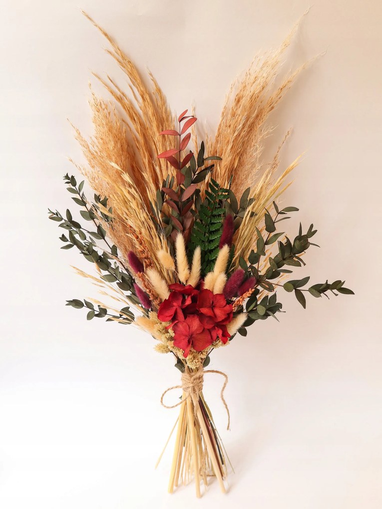 Menyasszonyi csokor szárított virágokból és füvekből