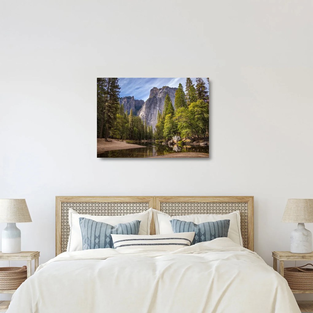 Kép - A Yosemite szikla alatt (üvegen) (70x50 cm)