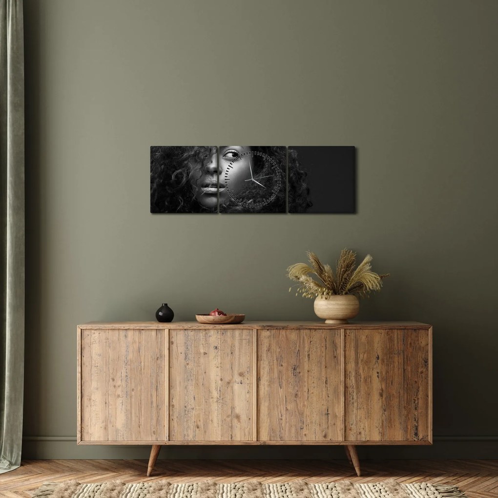 Kép - Női portré (órával) (90x30 cm)