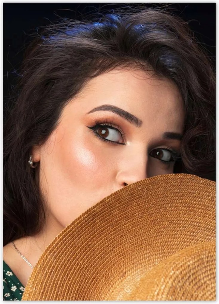 Poszterek 50x70 Hölgy kalappal