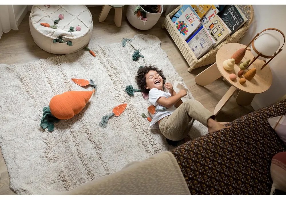 Krémszínű pamut gyerek játszószőnyeg 120x160 cm Veggie Garden – Lorena Canals