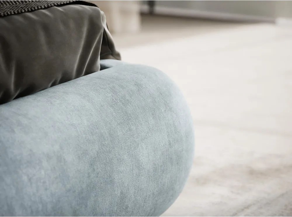 Világoskék kárpitozott ágyneműtartós franciaágy ágyráccsal 160x200 cm Maumere – Maison de Rêve