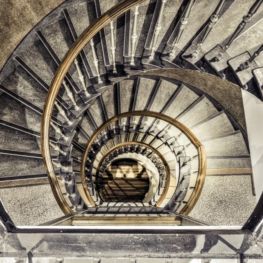 Poszter 40x40cm Spirál lépcső felülről az épületben, Assaf Frank