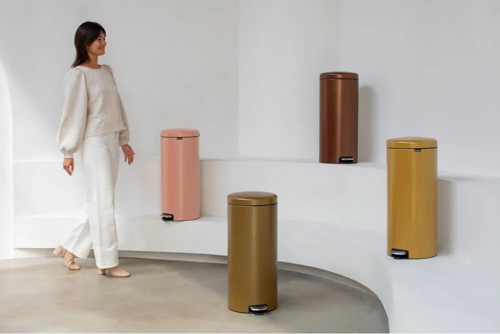 Aranyszínű acél pedálos szemetes 30 l NewIcon – Brabantia