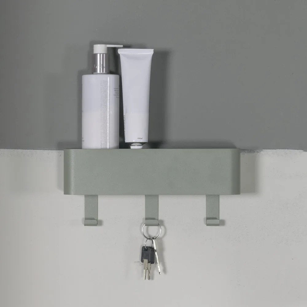 Szürkészöld fém fali fogas polccal 27 cm Dax Play – Spinder Design