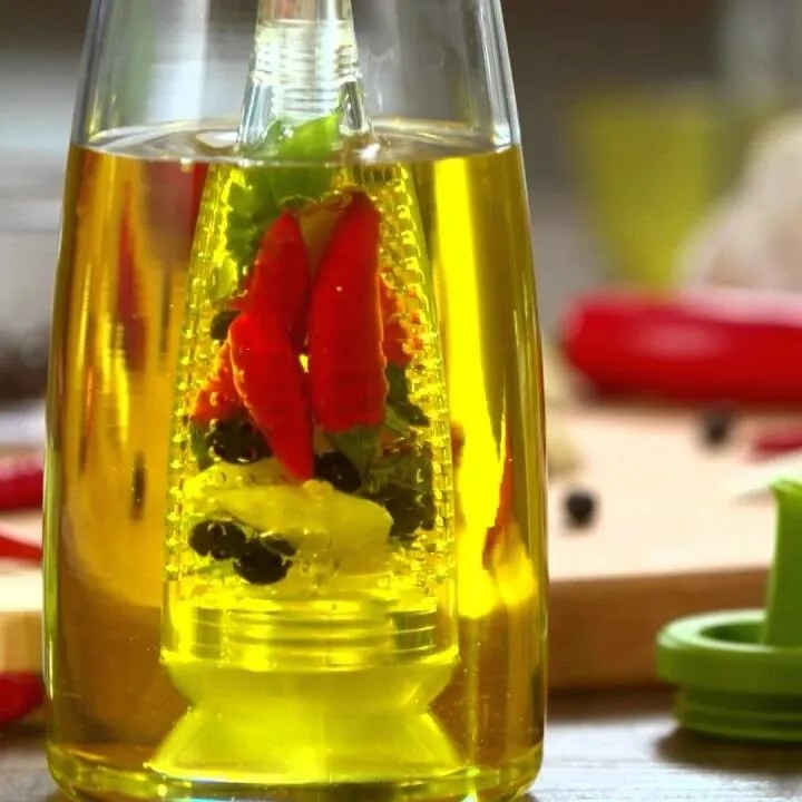 Tescoma VITAMINO olajtartó 250 ml, áztató szitával, , 250 ml