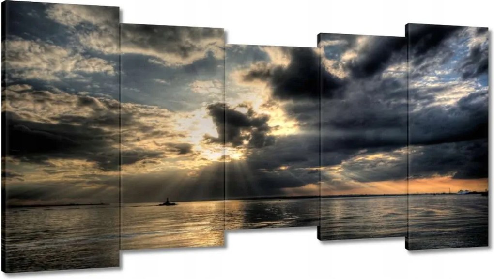 Képek 150x80 Naplemente a felhők között