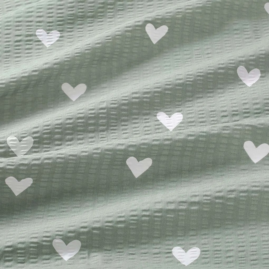 Goldea pamut krepp anyag - szívecskék, zsálya színű alapon 160 cm