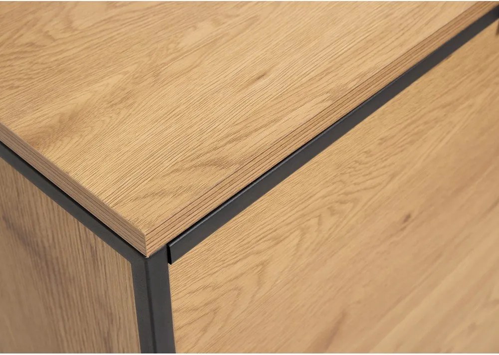 Natúr színű komód tölgyfa dekorral 155x81x45 cm Cesura – Unique Furniture