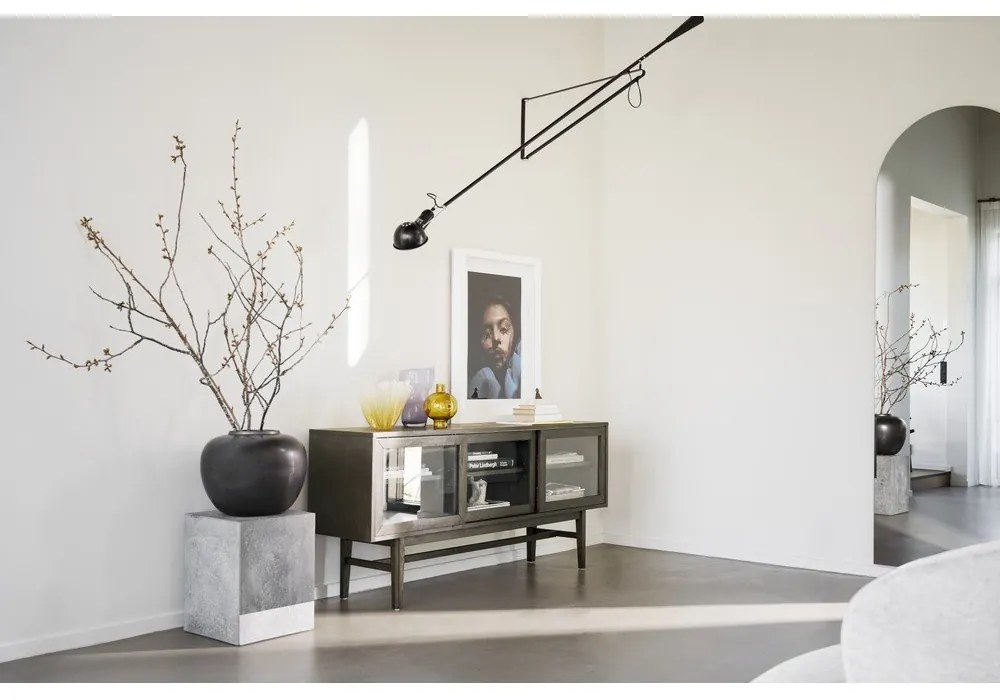 Barna tálalószekrény tolóajtóval, tölgyfa dekorral 170x75 cm Hazelton – Rowico