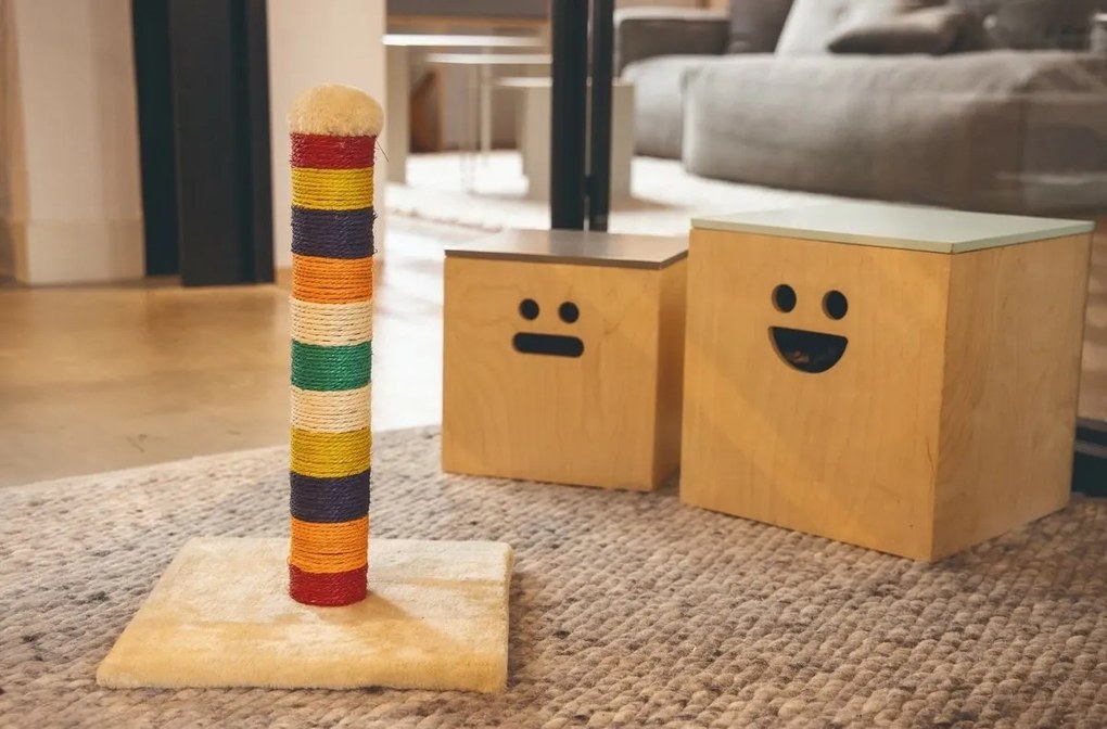 Beeztees Anja szivárványos kaparó, 30 x 30 x 45 cm