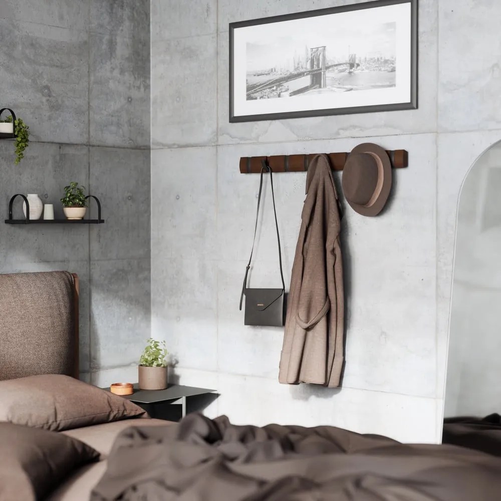 Sötétbarna nyárfa fali fogas Flip – Umbra