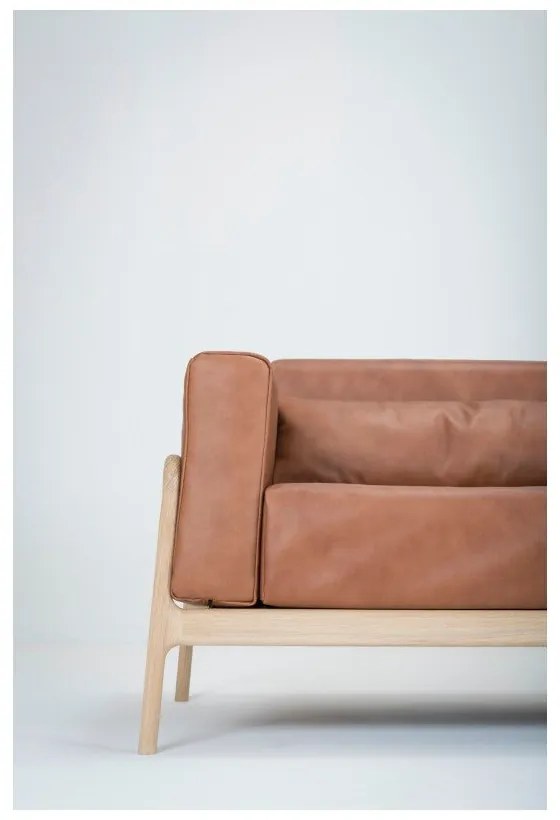 Fawn konyakbarna kanapé bivalybőrből, tömör tölgyfa szerkezettel, 210 cm - Gazzda