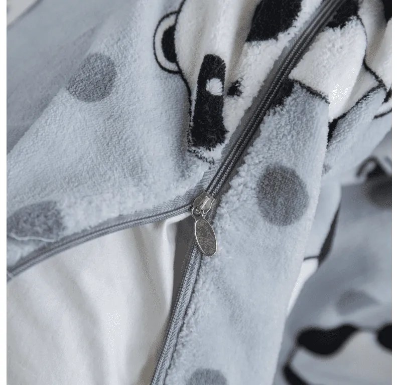 Mikroplüss ágyneműhuzat PANDA szürke Ágyneműhuzat mérete: 2 db 70 x 90 cm | 200 x 220 cm