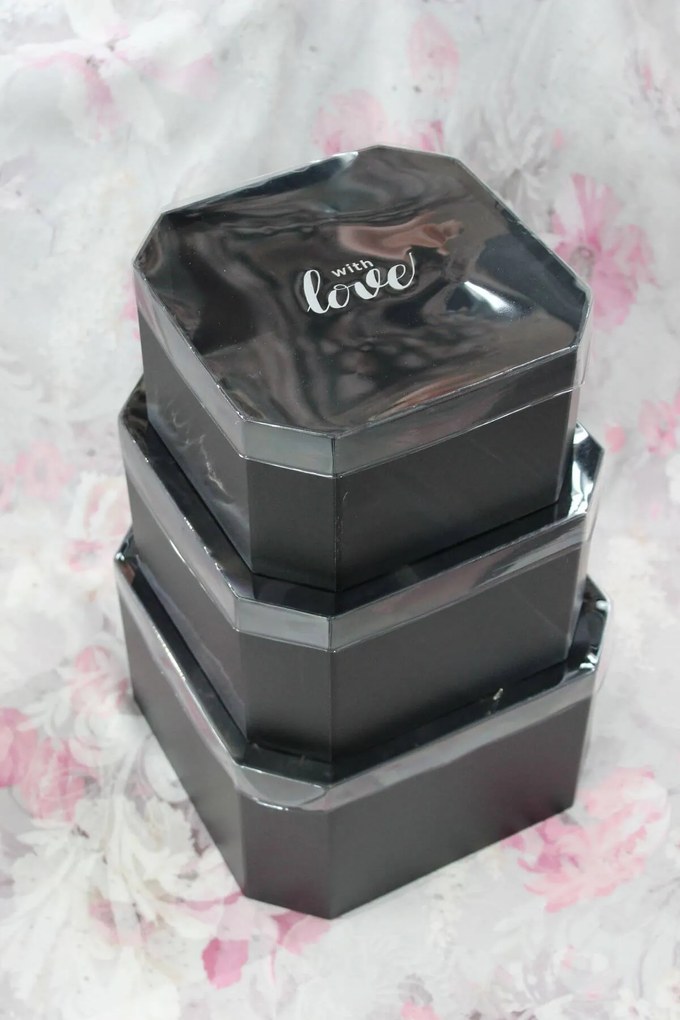 Fekete díszdobozok átlátszó fedéllel 3szet